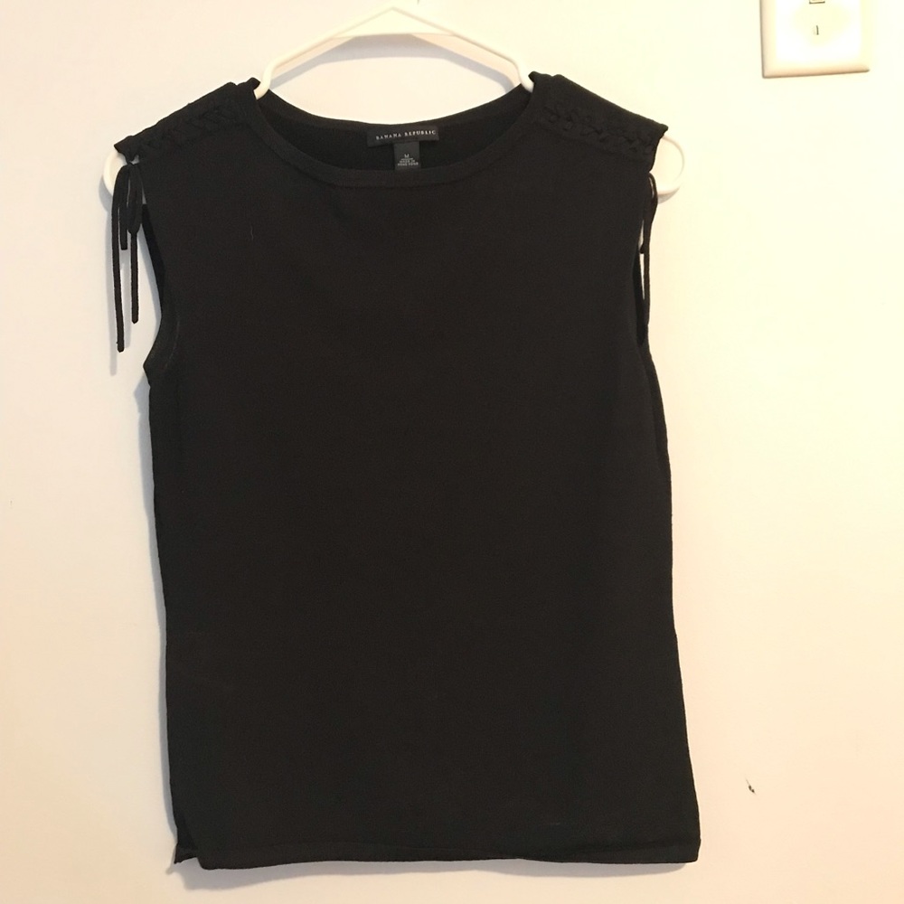 Banana republic black tank with braided detail